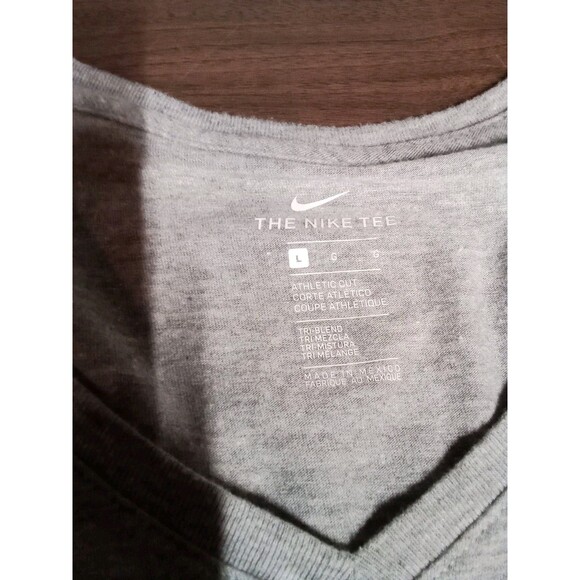 Women's Gray  Nike Tee Roll Tide Elephant V-neck Size Large - Picture 6 of 13